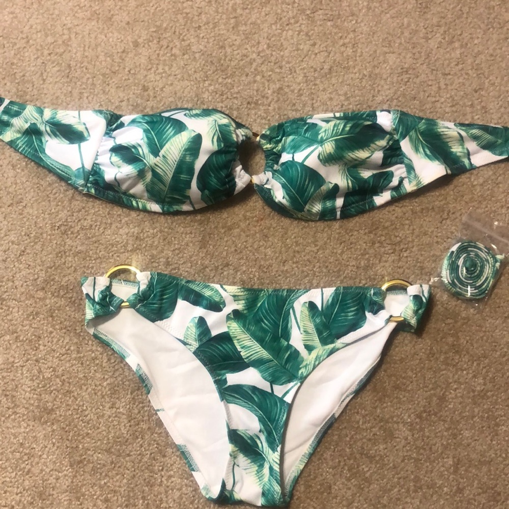 H&M bikini. Top US 12. Bottom US 6.
